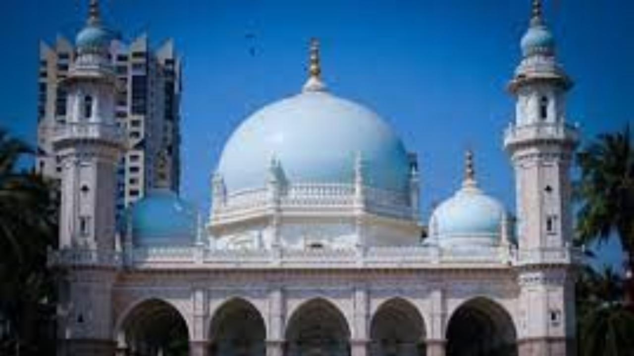 Hasanabad Dargah
Popularly known as the Taj Mahal of Mumbai, Hasanabad Dargah was built in 1884 by Aga Khan 2 and is situated on Anjeerwadi Road in Mazagaon. Hasanabad used to be the resting place of Aga Khan I, the 46th Imam of the Nizari Muslims. The construction of the Dargah began after Aga Khan I's funeral in 1881, and was completed in 1884. This historical gem which is hidden in the bustling lanes of Mumbai has three domes along with two 90-feet minarets.How to reach: You can reach the Dargah either by Byculla Station on the Central Railway Line or Dockyard Road Station on the Harbour Railway Line.
How to reach: You can reach the Dargah either by Byculla Station on the Central Railway Line or Dockyard Road Station on the Harbour Railway Line.
 